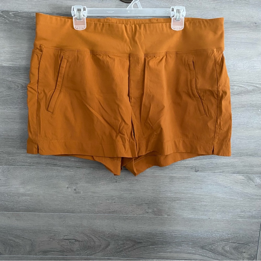 Athleta Trekkie North Shorts